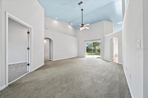 House in Ocala, Florida 3 bedrooms, 229.75 sq.m. № 1879081 - photo 9