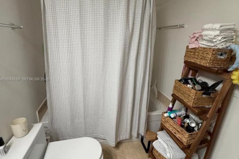 Copropriété à louer à Miami, Floride: 1 chambre, 64.38 m2 № 2185477 - photo 9