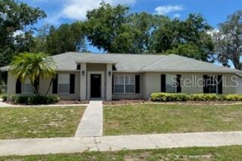 House in Tampa, Florida 3 bedrooms, 121.52 sq.m. № 1840683 - photo 1