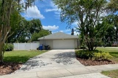 House in Tampa, Florida 3 bedrooms, 121.52 sq.m. № 1840683 - photo 2