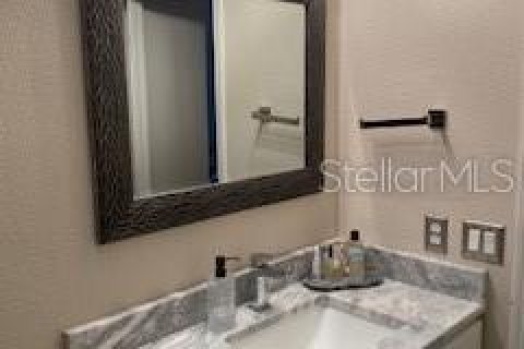 House in Tampa, Florida 3 bedrooms, 121.52 sq.m. № 1840683 - photo 12
