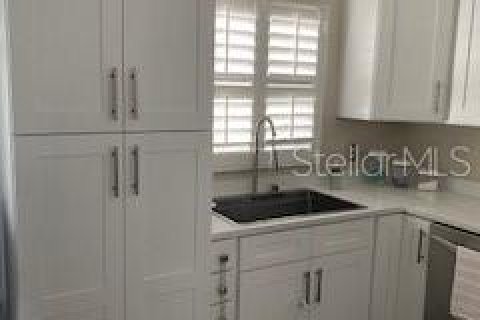 House in Tampa, Florida 3 bedrooms, 121.52 sq.m. № 1840683 - photo 6
