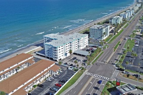 Купить кондоминиум в Сателлит-Бич, Флорида 4 комнаты, 97.27м2, № 2211373 - фото 2