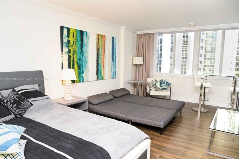 Condominio en venta en Sunny Isles Beach, Florida, 39.02 m2 № 1979794 - foto 12