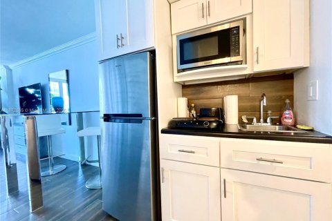 Condominio en venta en Sunny Isles Beach, Florida, 39.02 m2 № 1979794 - foto 16