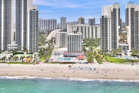 Condominio en venta en Sunny Isles Beach, Florida, 39.02 m2 № 1979794 - foto 20