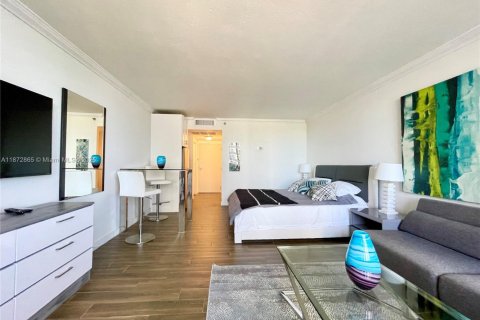 Condominio en venta en Sunny Isles Beach, Florida, 39.02 m2 № 1979794 - foto 7