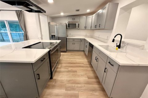 Propiedad comercial en alquiler en Casselberry, Florida, 152.73 m2 № 1901704 - foto 8