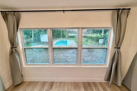 Propiedad comercial en alquiler en Casselberry, Florida, 152.73 m2 № 1901704 - foto 2