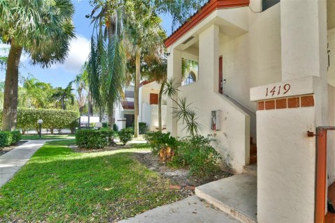 Condo in North Lauderdale, Florida, 3 bedrooms  № 1811486 - photo 3