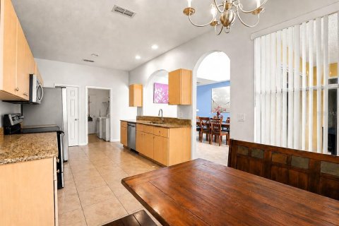 House in Kissimmee, Florida 7 bedrooms, 245.82 sq.m. № 2355661 - photo 11