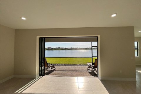 Villa ou maison à louer à North Port, Floride: 5 chambres, 339.28 m2 № 2408245 - photo 11
