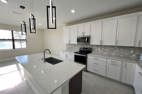 Villa ou maison à louer à North Port, Floride: 5 chambres, 339.28 m2 № 2408245 - photo 8