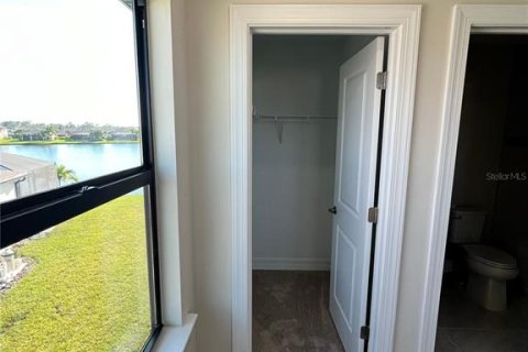 Villa ou maison à louer à North Port, Floride: 5 chambres, 339.28 m2 № 2408245 - photo 20