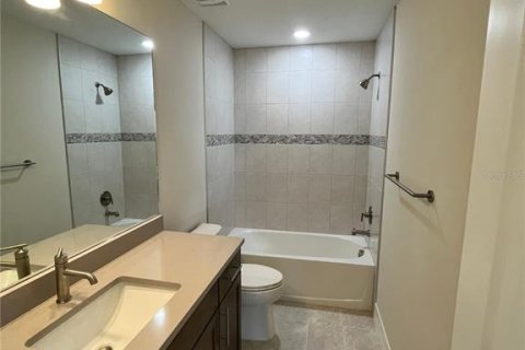 Villa ou maison à louer à North Port, Floride: 5 chambres, 339.28 m2 № 2408245 - photo 15
