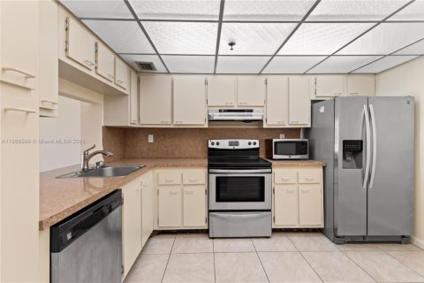 Купить кондоминиум в Майами-Бич, Флорида 2 спальни, 121.24м2, № 1983413 - фото 28