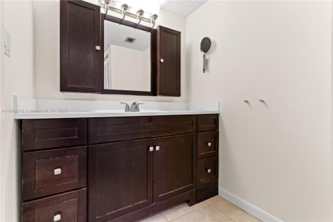 Купить кондоминиум в Майами-Бич, Флорида 2 спальни, 121.24м2, № 1983413 - фото 10