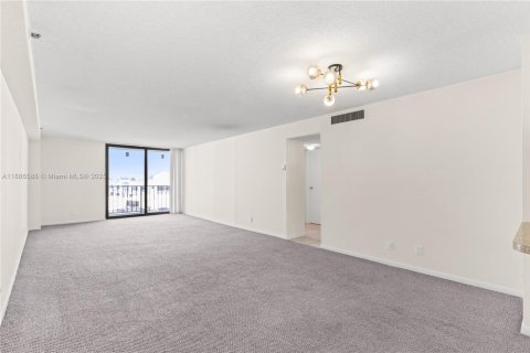 Купить кондоминиум в Майами-Бич, Флорида 2 спальни, 121.24м2, № 1983413 - фото 6