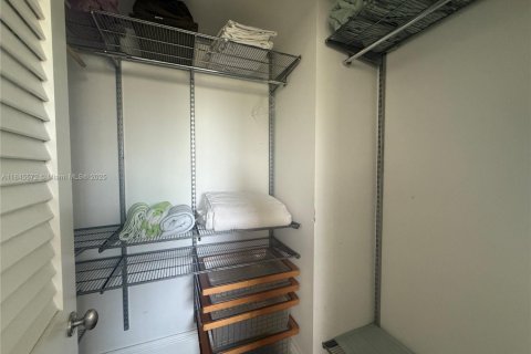 Condo in Miami Beach, Florida, 2 bedrooms  № 1890574 - photo 7