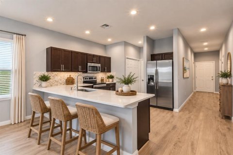 Townhouse in Sarasota, Florida 3 bedrooms, 159.14 sq.m. № 2393600 - photo 4