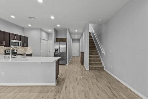 Townhouse in Sarasota, Florida 3 bedrooms, 159.14 sq.m. № 2393600 - photo 18
