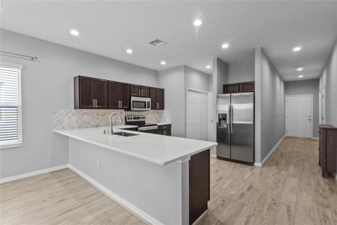 Townhouse in Sarasota, Florida 3 bedrooms, 159.14 sq.m. № 2393600 - photo 17
