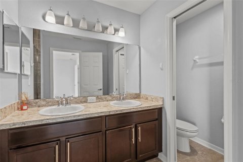 Townhouse in Sarasota, Florida 3 bedrooms, 159.14 sq.m. № 2393600 - photo 8