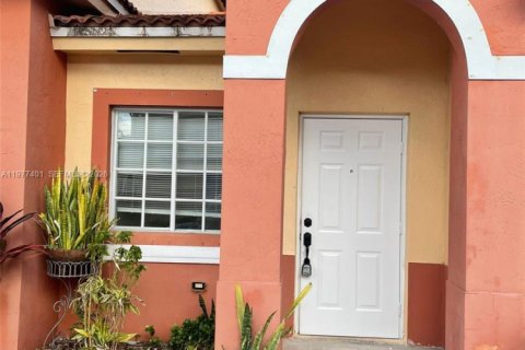 Touwnhouse à Miami, Floride 3 chambres, 114.27 m2 № 2041104