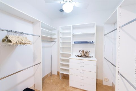 Condominio en alquiler en Coral Gables, Florida, 3 dormitorios, 195.09 m2 № 2054289 - foto 18