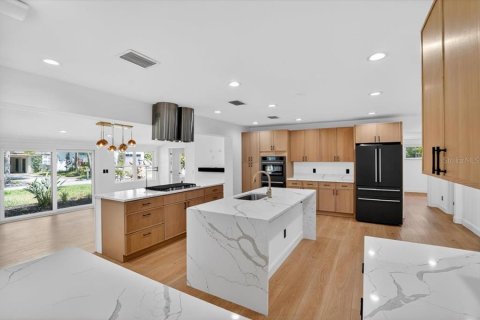 Villa ou maison à vendre à Tampa, Floride: 3 chambres, 298.59 m2 № 2124233 - photo 2