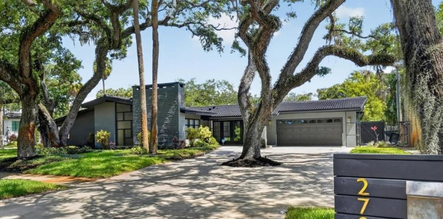 Villa ou maison à Tampa, Floride 3 chambres, 298.59 m2 № 2124233