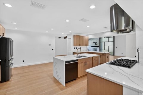 Villa ou maison à vendre à Tampa, Floride: 3 chambres, 298.59 m2 № 2124233 - photo 19
