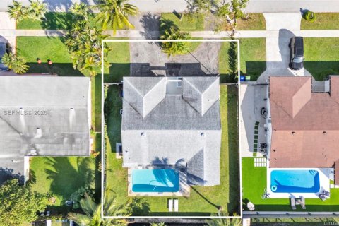 Купить виллу или дом в Пемброк-Пайнс, Флорида 3 спальни, 143.35м2, № 2026578 - фото 4