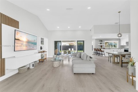 Купить виллу или дом в Пемброк-Пайнс, Флорида 3 спальни, 143.35м2, № 2026578 - фото 13