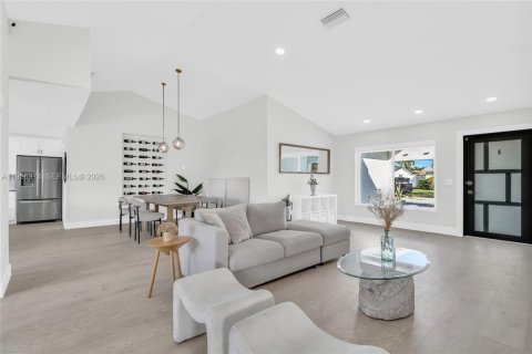 Купить виллу или дом в Пемброк-Пайнс, Флорида 3 спальни, 143.35м2, № 2026578 - фото 15