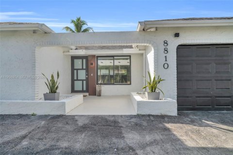 Купить виллу или дом в Пемброк-Пайнс, Флорида 3 спальни, 143.35м2, № 2026578 - фото 8