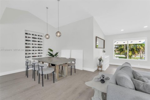 Купить виллу или дом в Пемброк-Пайнс, Флорида 3 спальни, 143.35м2, № 2026578 - фото 17