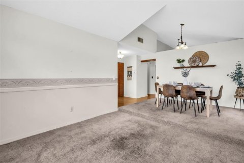 House in Tampa, Florida 3 bedrooms, 124.86 sq.m. № 2110663 - photo 7