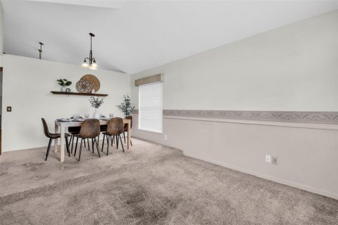 House in Tampa, Florida 3 bedrooms, 124.86 sq.m. № 2110663 - photo 8
