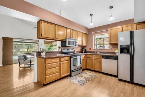 House in Tampa, Florida 3 bedrooms, 124.86 sq.m. № 2110663 - photo 9