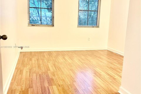 Copropriété à louer à Miramar, Floride: 2 chambres, 111.95 m2 № 2007102 - photo 12