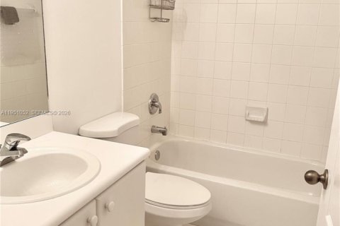 Copropriété à louer à Miramar, Floride: 2 chambres, 111.95 m2 № 2007102 - photo 11