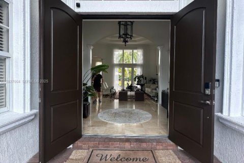 Снять в аренду виллу или дом в Уэстон, Флорида 5 спален, 392.33м2, № 1990510 - фото 6