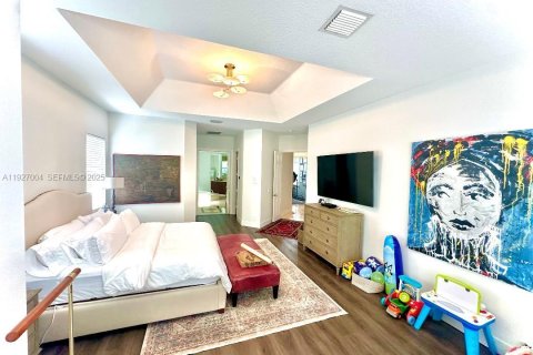 Снять в аренду виллу или дом в Уэстон, Флорида 5 спален, 392.33м2, № 1990510 - фото 16