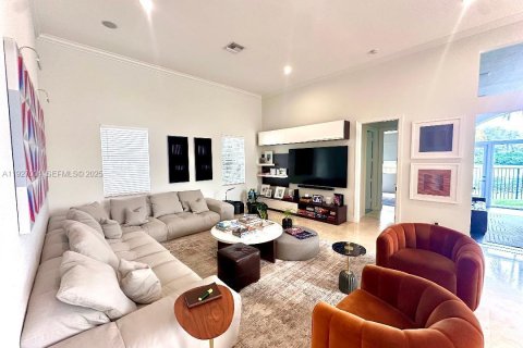 Снять в аренду виллу или дом в Уэстон, Флорида 5 спален, 392.33м2, № 1990510 - фото 11