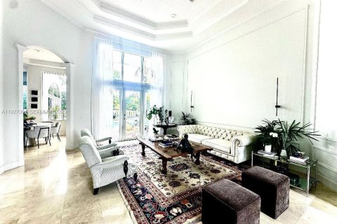 Снять в аренду виллу или дом в Уэстон, Флорида 5 спален, 392.33м2, № 1990510 - фото 10