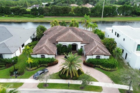 Снять в аренду виллу или дом в Уэстон, Флорида 5 спален, 392.33м2, № 1990510 - фото 1