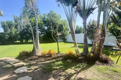 House in Saint Petersburg, Florida 2 bedrooms, 98.1 sq.m. № 1847832 - photo 24