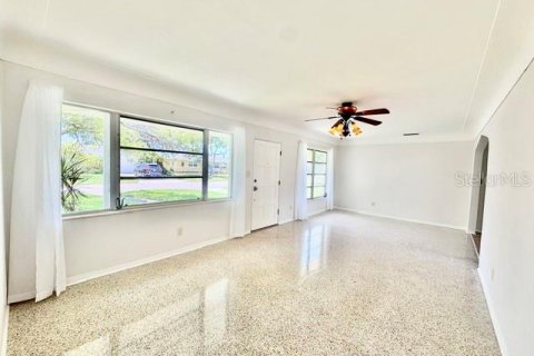 House in Saint Petersburg, Florida 2 bedrooms, 98.1 sq.m. № 1847832 - photo 3