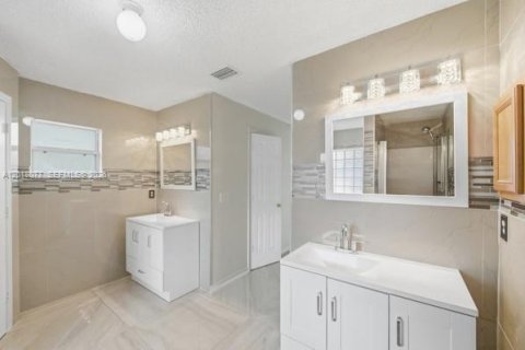 Villa ou maison à vendre à St. Lucie, Floride: 3 chambres, 190.91 m2 № 2084810 - photo 15